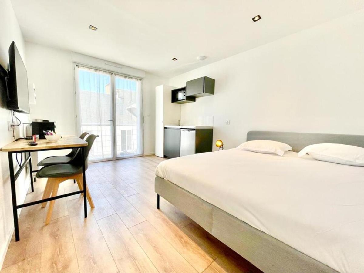 Residence Duguay - Centre Ville - Porte B - Appartements Tout Confort - Neuf - Nouveau 로리앙 외부 사진
