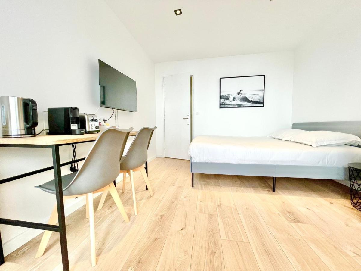Residence Duguay - Centre Ville - Porte B - Appartements Tout Confort - Neuf - Nouveau 로리앙 외부 사진