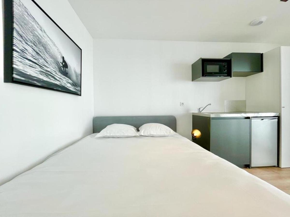 Residence Duguay - Centre Ville - Porte B - Appartements Tout Confort - Neuf - Nouveau 로리앙 외부 사진