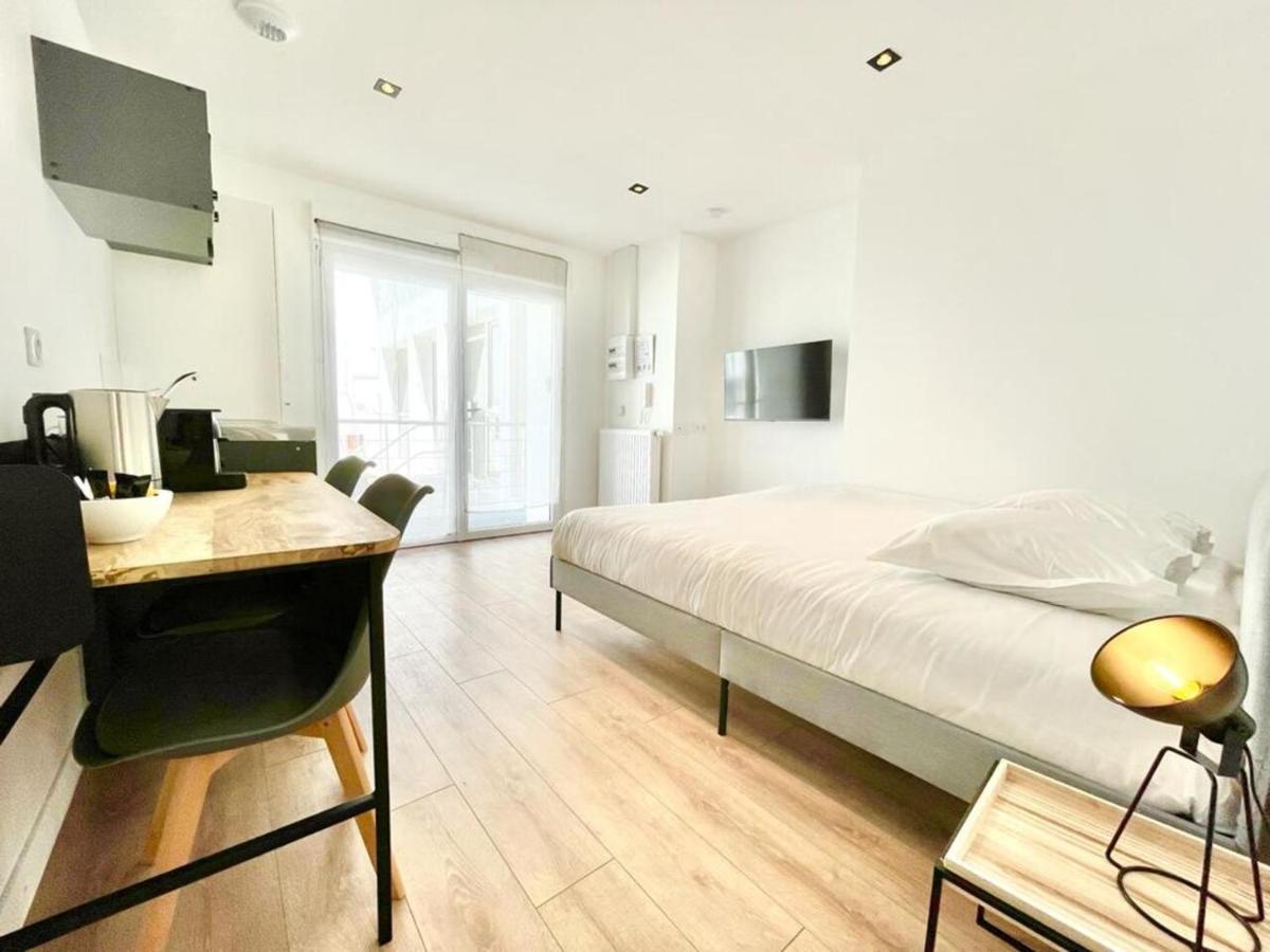 Residence Duguay - Centre Ville - Porte B - Appartements Tout Confort - Neuf - Nouveau 로리앙 외부 사진