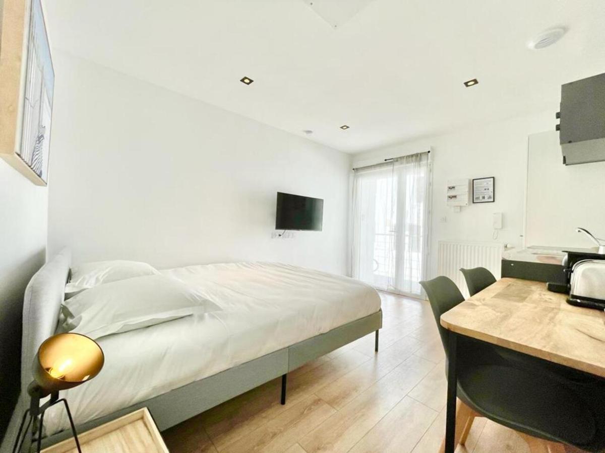 Residence Duguay - Centre Ville - Porte B - Appartements Tout Confort - Neuf - Nouveau 로리앙 외부 사진