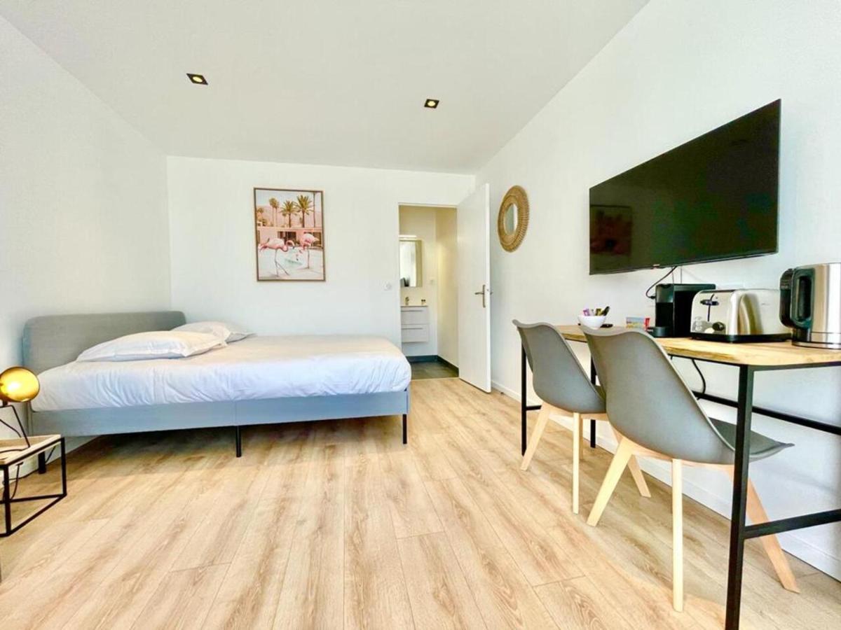Residence Duguay - Centre Ville - Porte B - Appartements Tout Confort - Neuf - Nouveau 로리앙 외부 사진