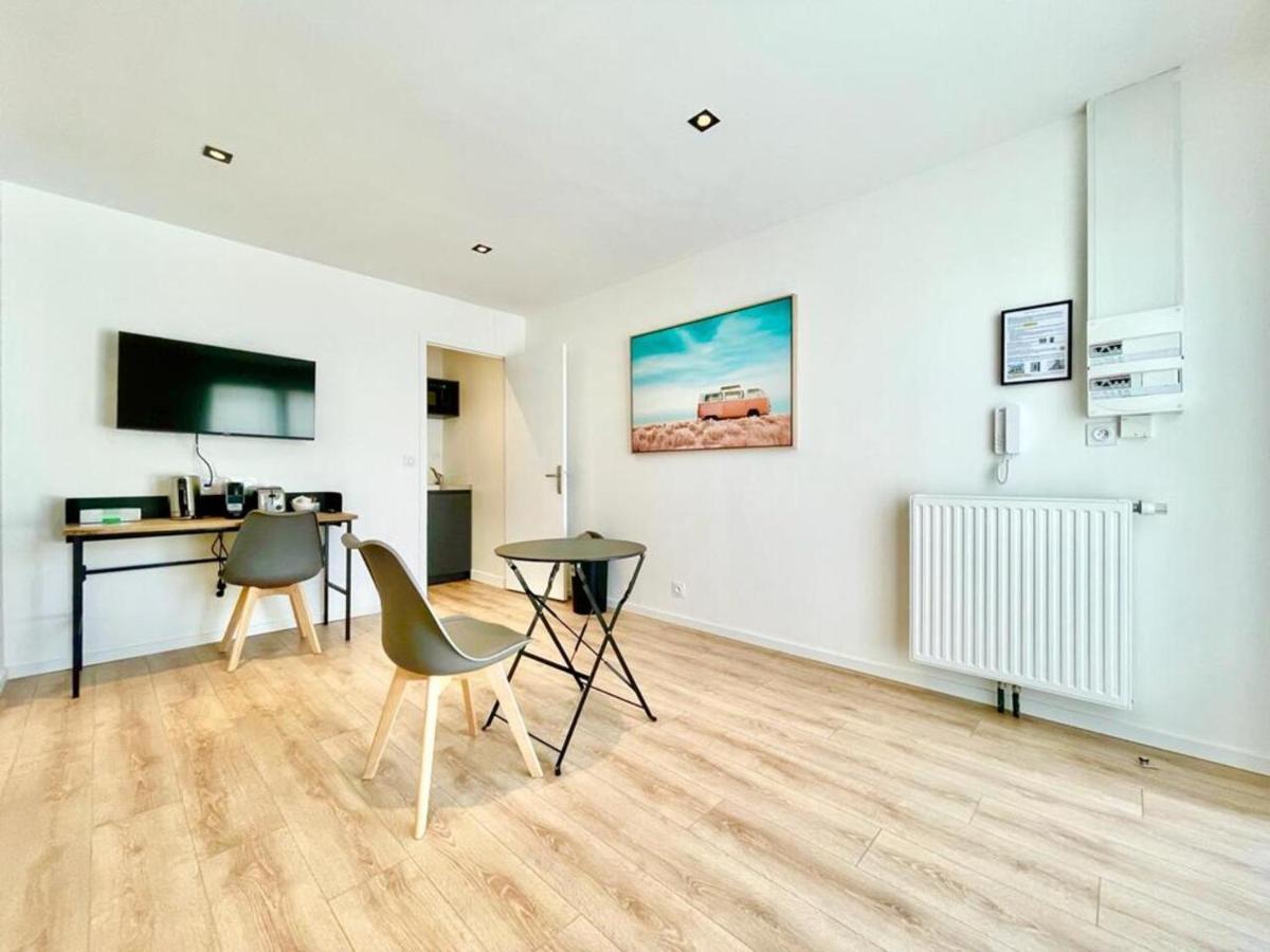 Residence Duguay - Centre Ville - Porte B - Appartements Tout Confort - Neuf - Nouveau 로리앙 외부 사진