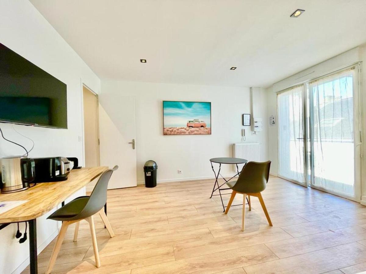Residence Duguay - Centre Ville - Porte B - Appartements Tout Confort - Neuf - Nouveau 로리앙 외부 사진